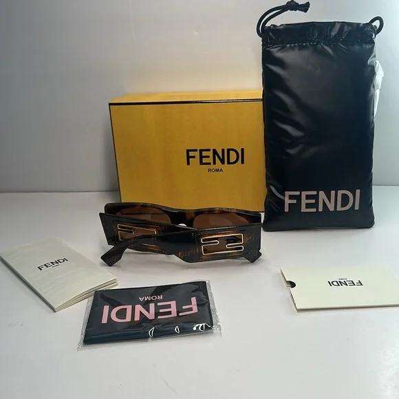 New 💯Authentic FENDI Baguette FE40109I 55E Sunglasses